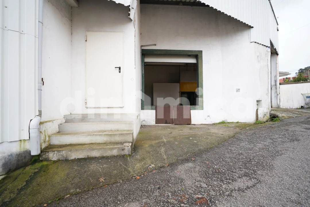 Armazém para Venda em Ruivães e Novais Foto 34
