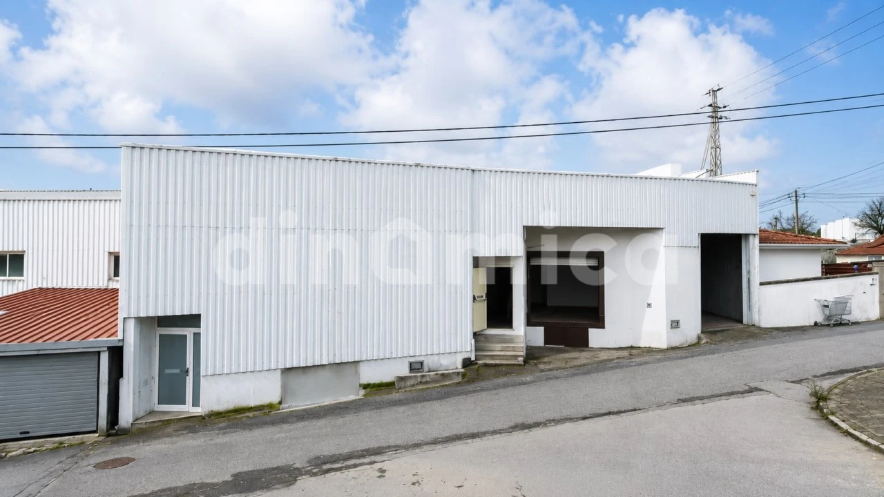 Armazém para Venda em Ruivães e Novais Foto 5