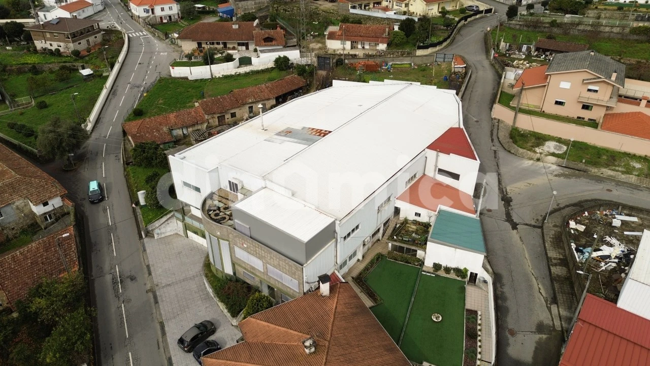 Armazém para Venda em Ruivães e Novais Foto 3
