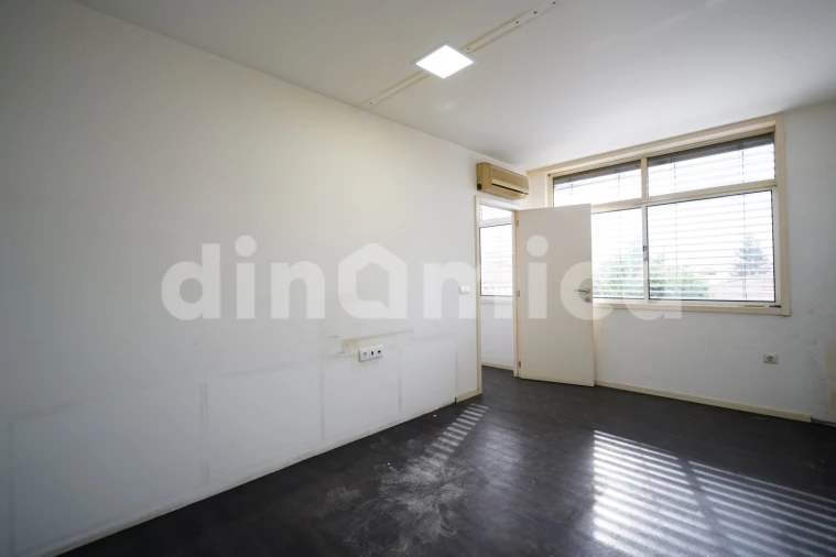 Armazém para Venda em Ruivães e Novais Foto 22