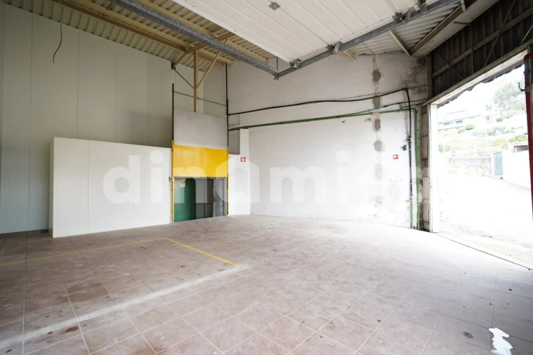 Armazém para Venda em Ruivães e Novais Foto 35