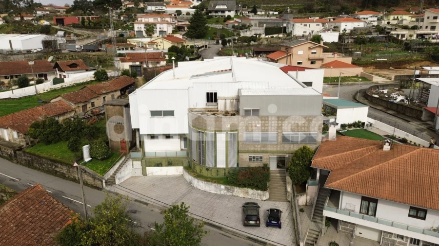 Armazém para Venda em Ruivães e Novais Foto 2