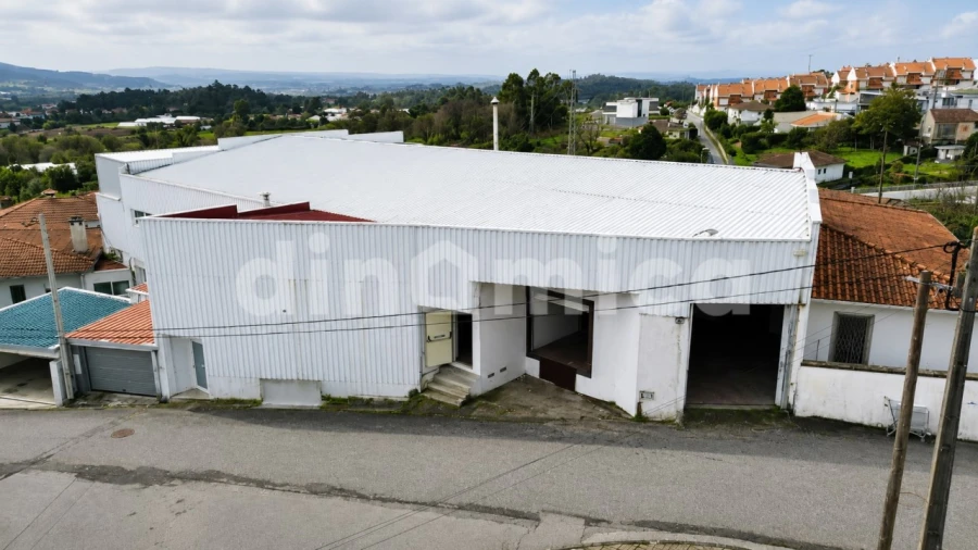 Armazém para Venda em Ruivães e Novais Foto 4
