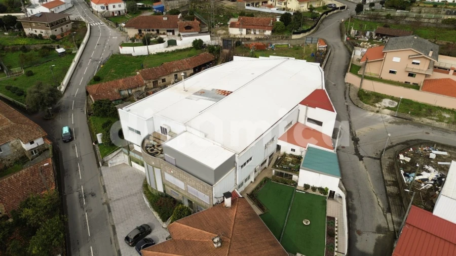 Armazém para Venda em Ruivães e Novais Foto 3