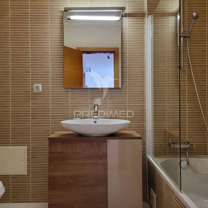 Apartamento T1 para Venda em Portimão Foto 19