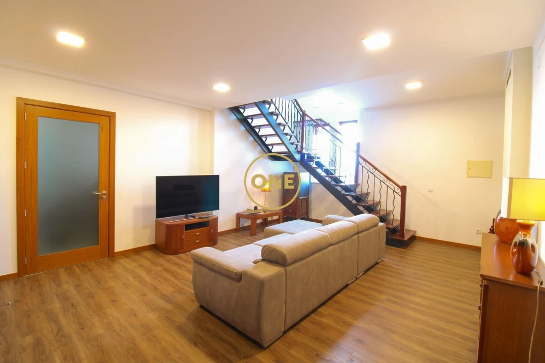 Moradia T4 para Venda em Canhas Foto 31