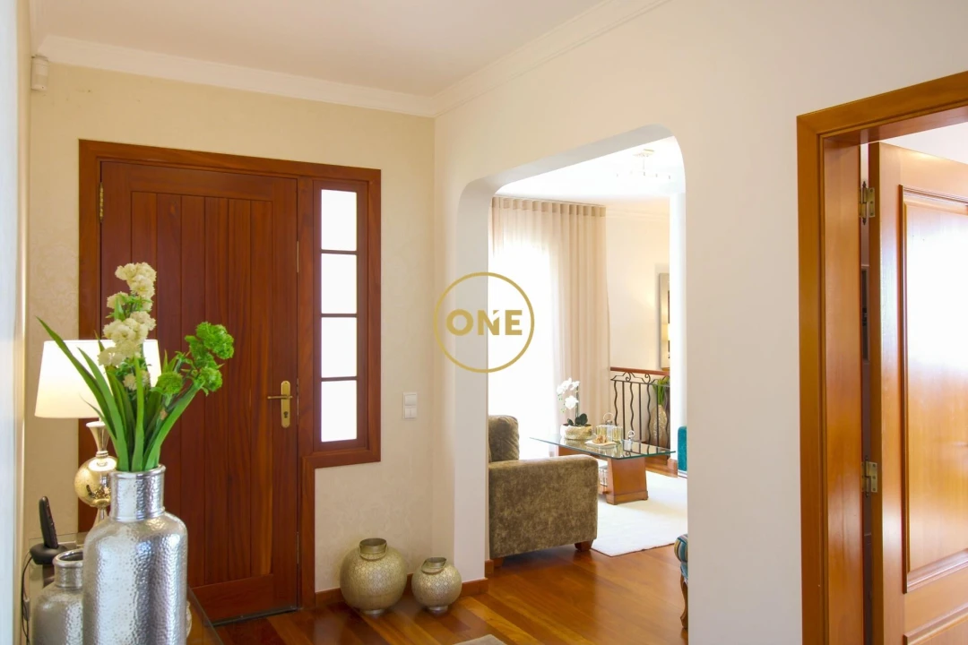 Moradia T4 para Venda em Canhas Foto 2