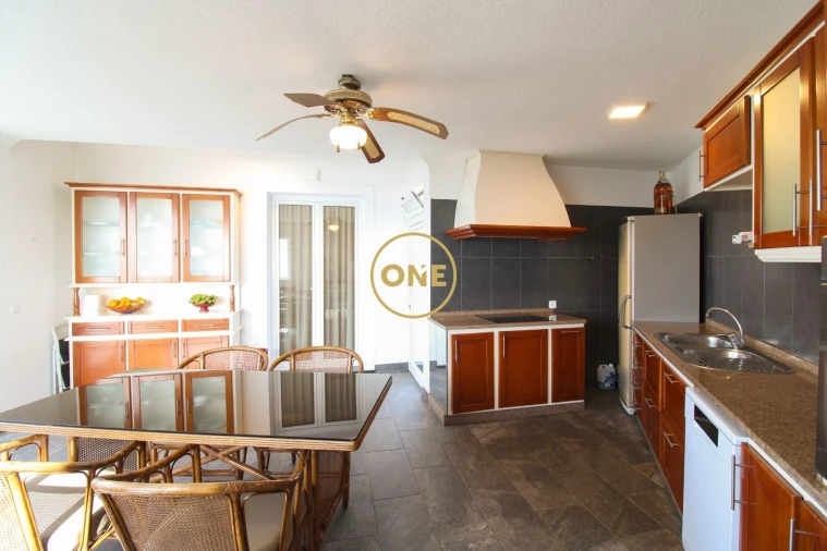 Moradia T4 para Venda em Canhas Foto 51