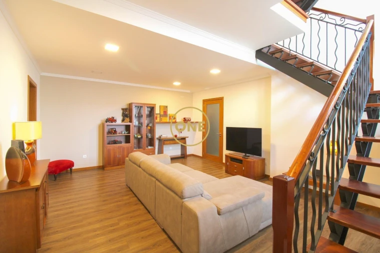 Moradia T4 para Venda em Canhas Foto 28