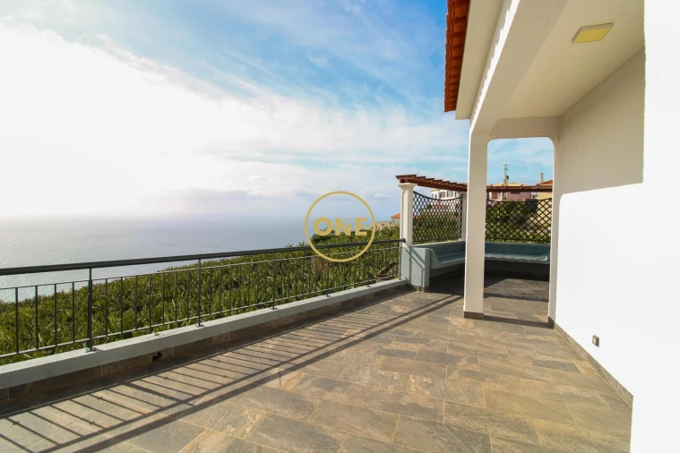 Moradia T4 para Venda em Canhas Foto 43