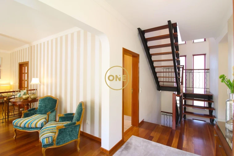 Moradia T4 para Venda em Canhas Foto 12