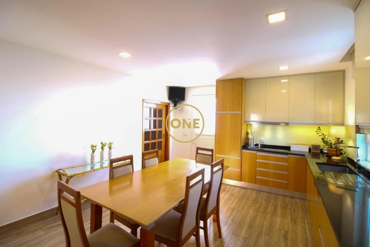 Moradia T4 para Venda em Canhas Foto 15