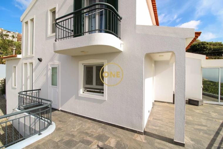 Moradia T4 para Venda em Canhas Foto 47