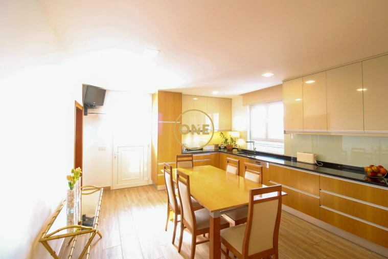 Moradia T4 para Venda em Canhas Foto 14