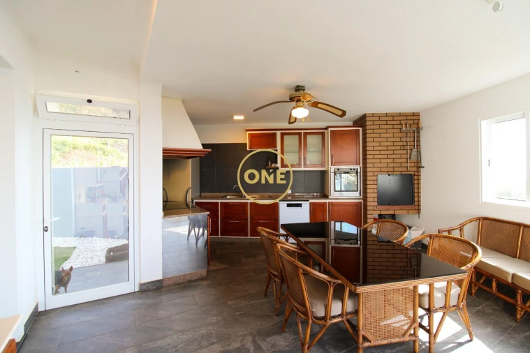 Moradia T4 para Venda em Canhas Foto 50