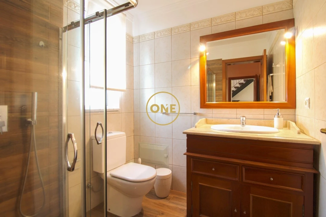 Moradia T4 para Venda em Canhas Foto 19