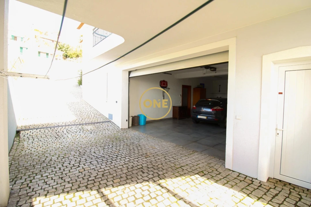 Moradia T4 para Venda em Canhas Foto 34