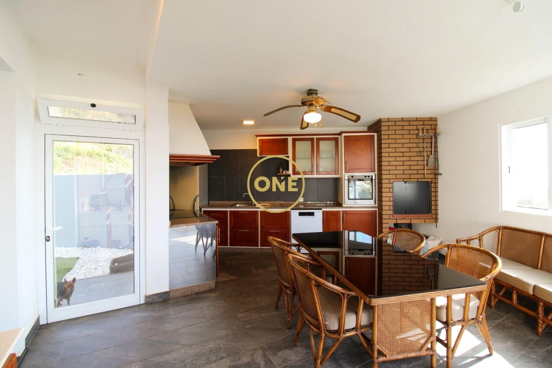 Moradia T4 para Venda em Canhas Foto 50