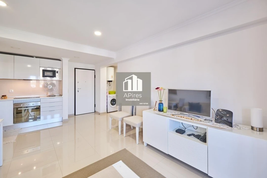 Apartamento T1 para Venda em Costa da Caparica Foto 3