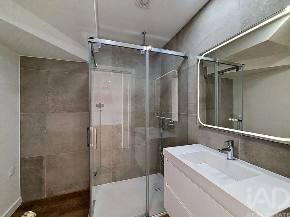 Moradia T4 para Venda em Amora Foto 5