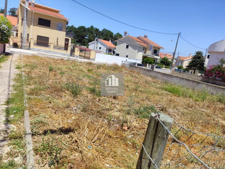Terreno para Venda em Charneca de Caparica e Sobreda Foto 3