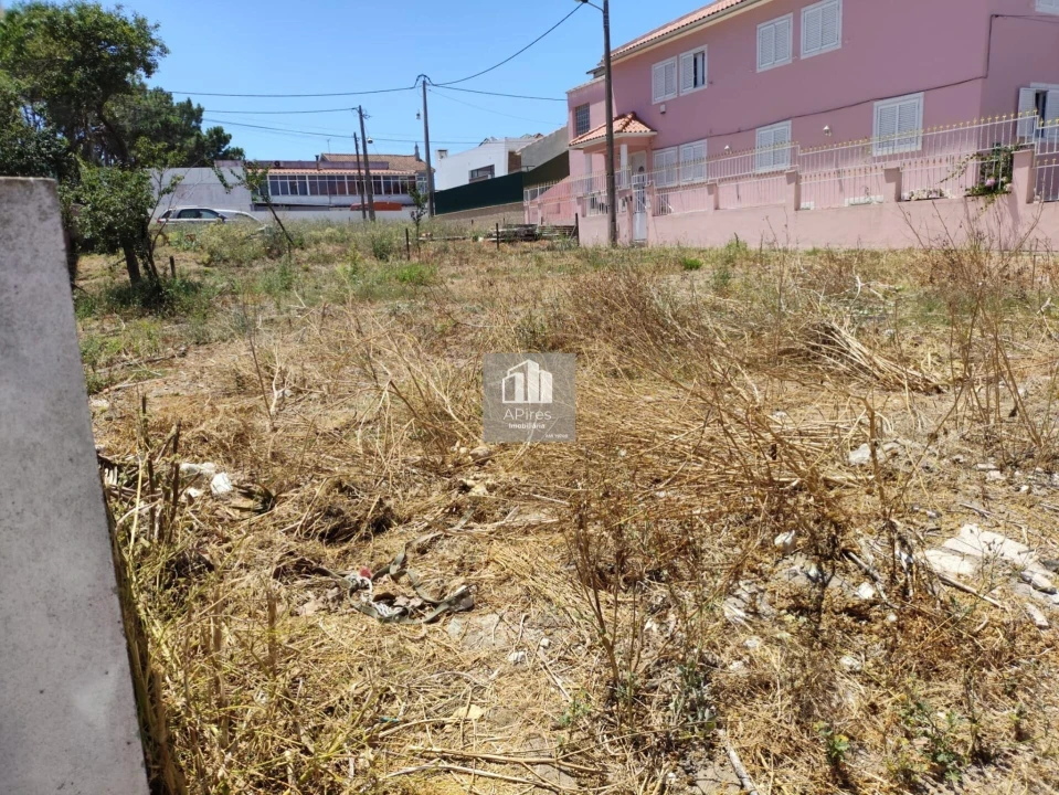 Terreno para Venda em Charneca de Caparica e Sobreda Foto 11