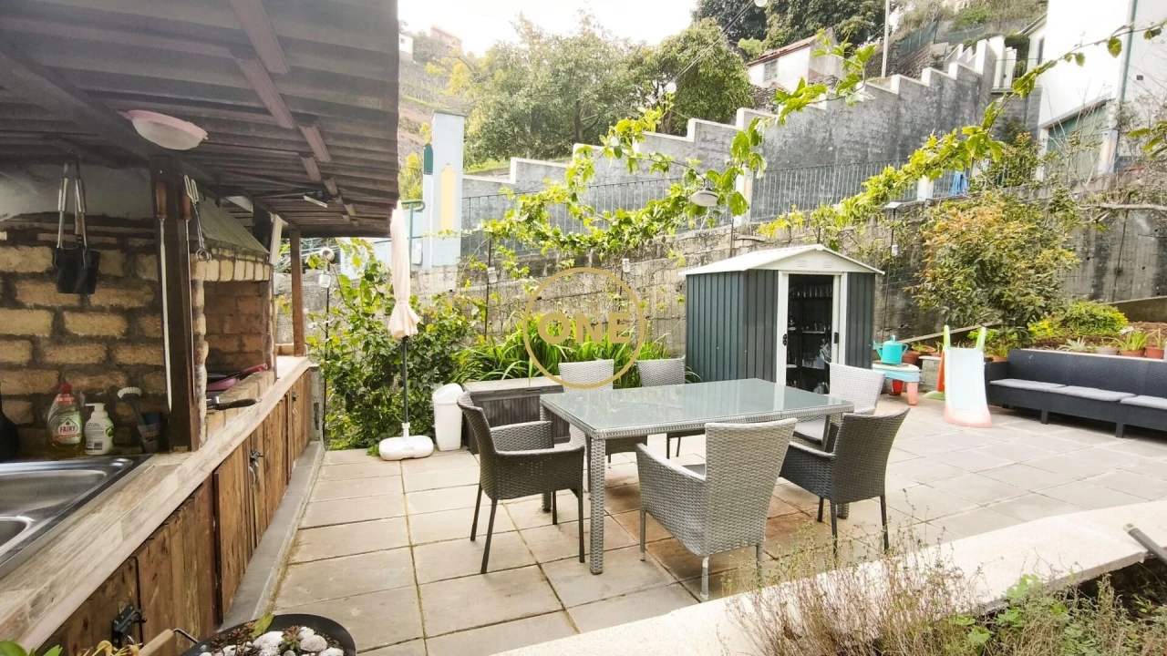 Moradia T3 para Venda em Estreito de Camara de Lobos Foto 43