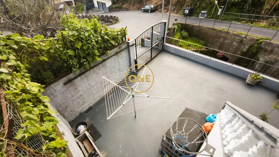 Moradia T3 para Venda em Estreito de Camara de Lobos Foto 22