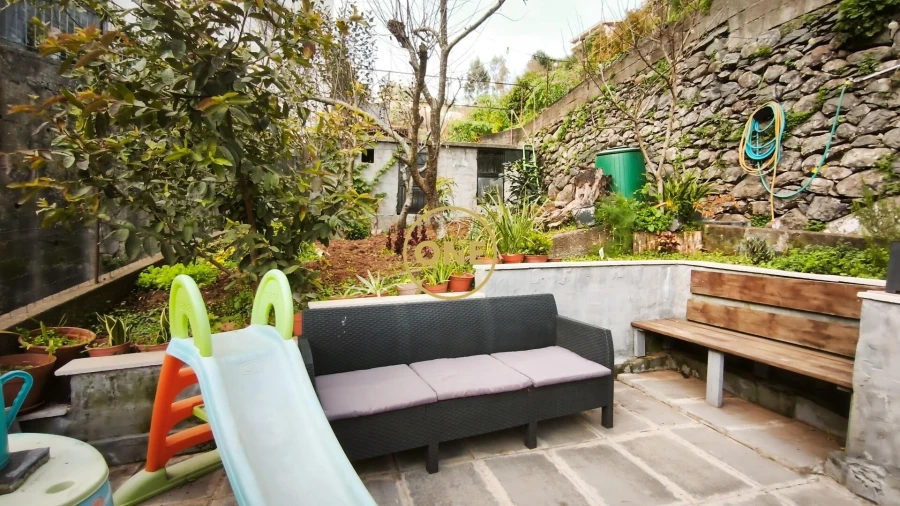 Moradia T3 para Venda em Estreito de Camara de Lobos Foto 46