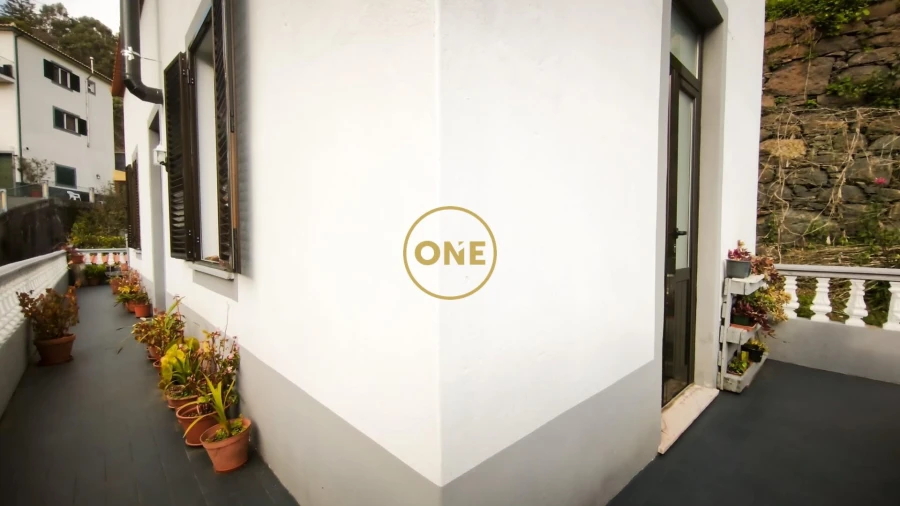 Moradia T3 para Venda em Estreito de Camara de Lobos Foto 32