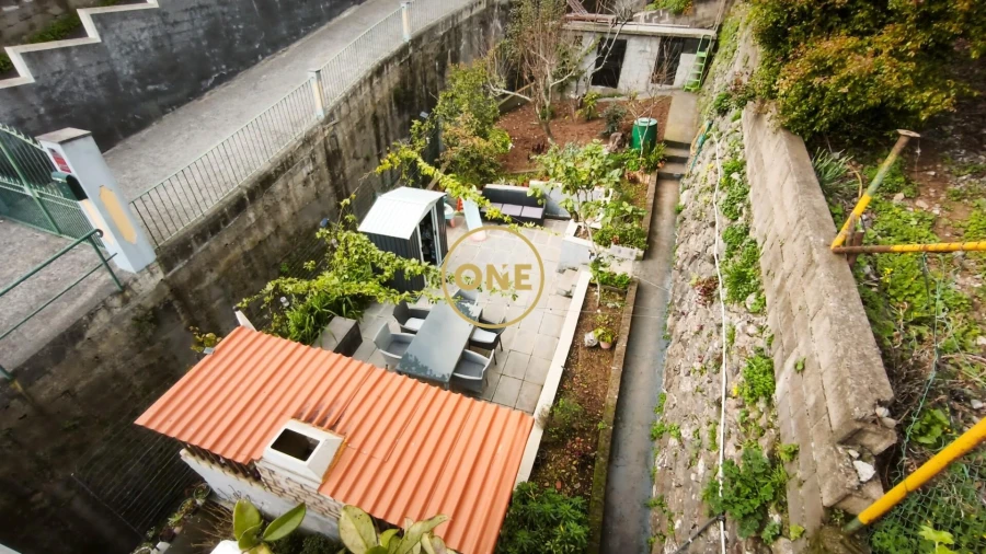 Moradia T3 para Venda em Estreito de Camara de Lobos Foto 42