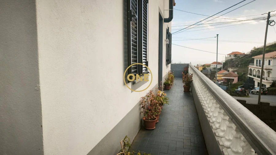 Moradia T3 para Venda em Estreito de Camara de Lobos Foto 34