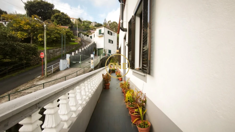 Moradia T3 para Venda em Estreito de Camara de Lobos Foto 33