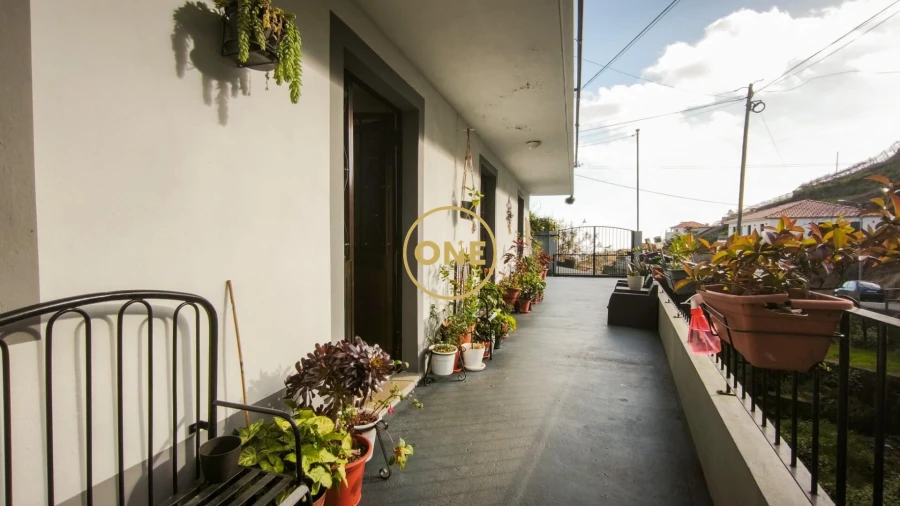 Moradia T3 para Venda em Estreito de Camara de Lobos Foto 11