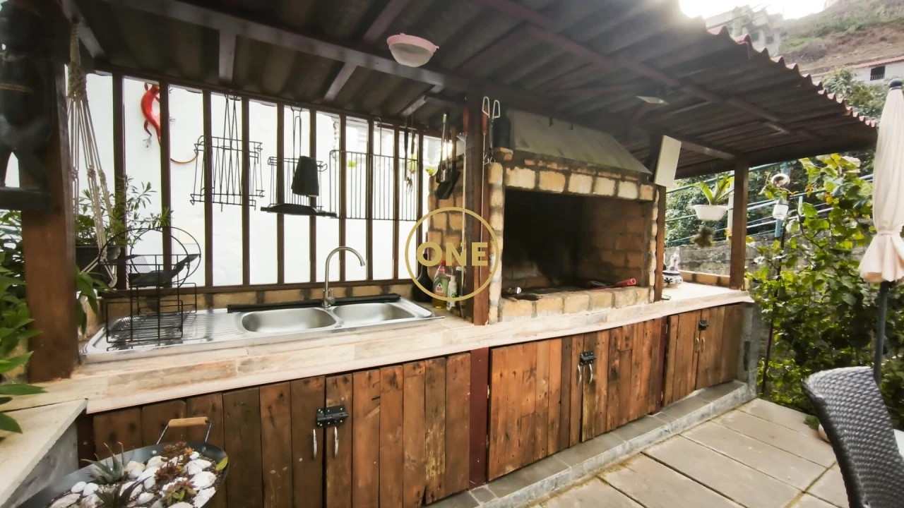 Moradia T3 para Venda em Estreito de Camara de Lobos Foto 44