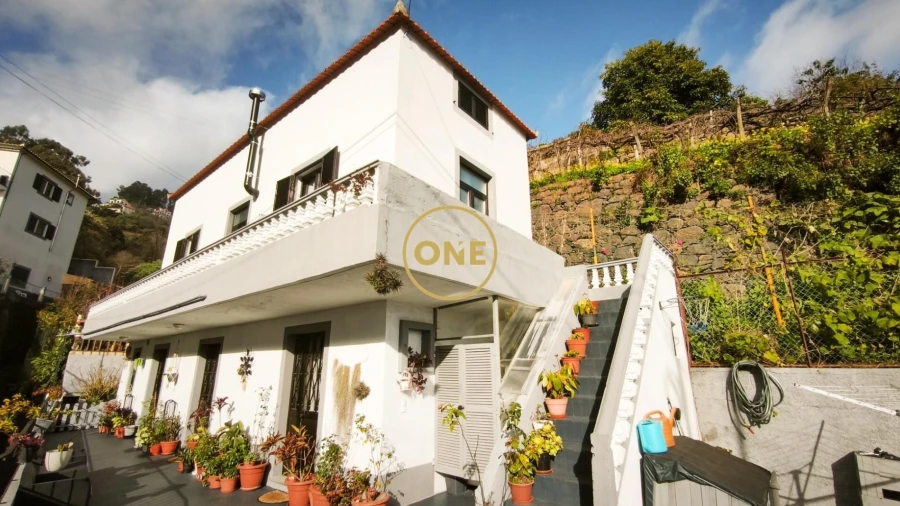 Moradia T3 para Venda em Estreito de Camara de Lobos