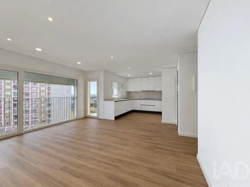 Apartamento T3 para Venda em Corroios
