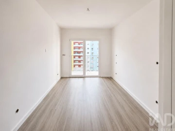 Apartamento T3 para Venda em Corroios