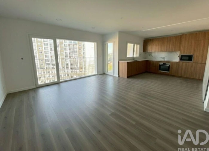 Apartamento T3 para Venda em Corroios Foto 3