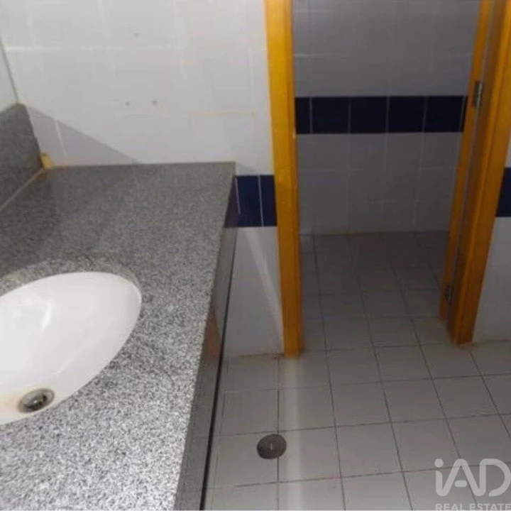 Prédio para Venda em Amiais de Baixo Foto 6