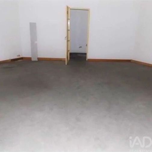 Prédio para Venda em Amiais de Baixo Foto 7