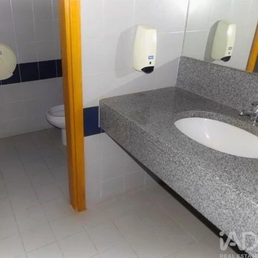 Prédio para Venda em Amiais de Baixo Foto 5