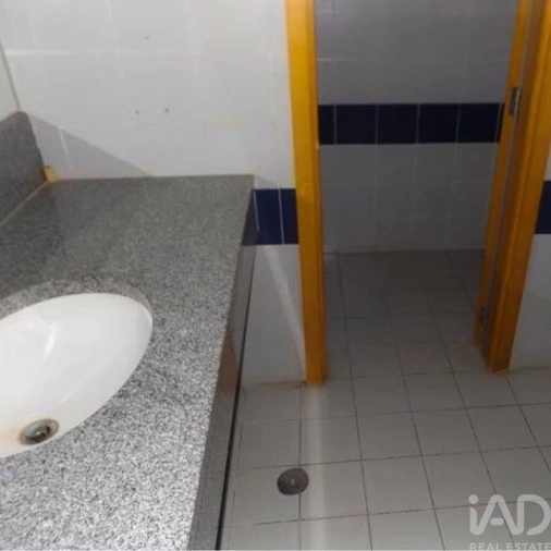 Prédio para Venda em Amiais de Baixo Foto 6