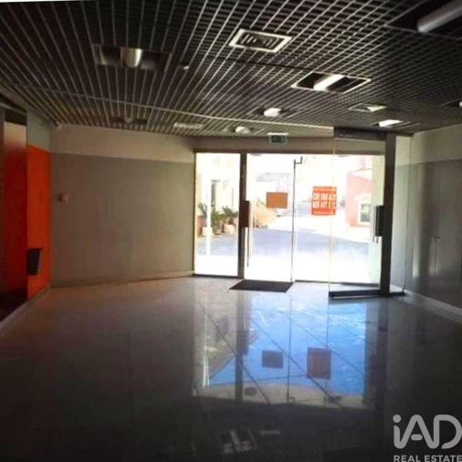 Prédio para Venda em Amiais de Baixo Foto 3