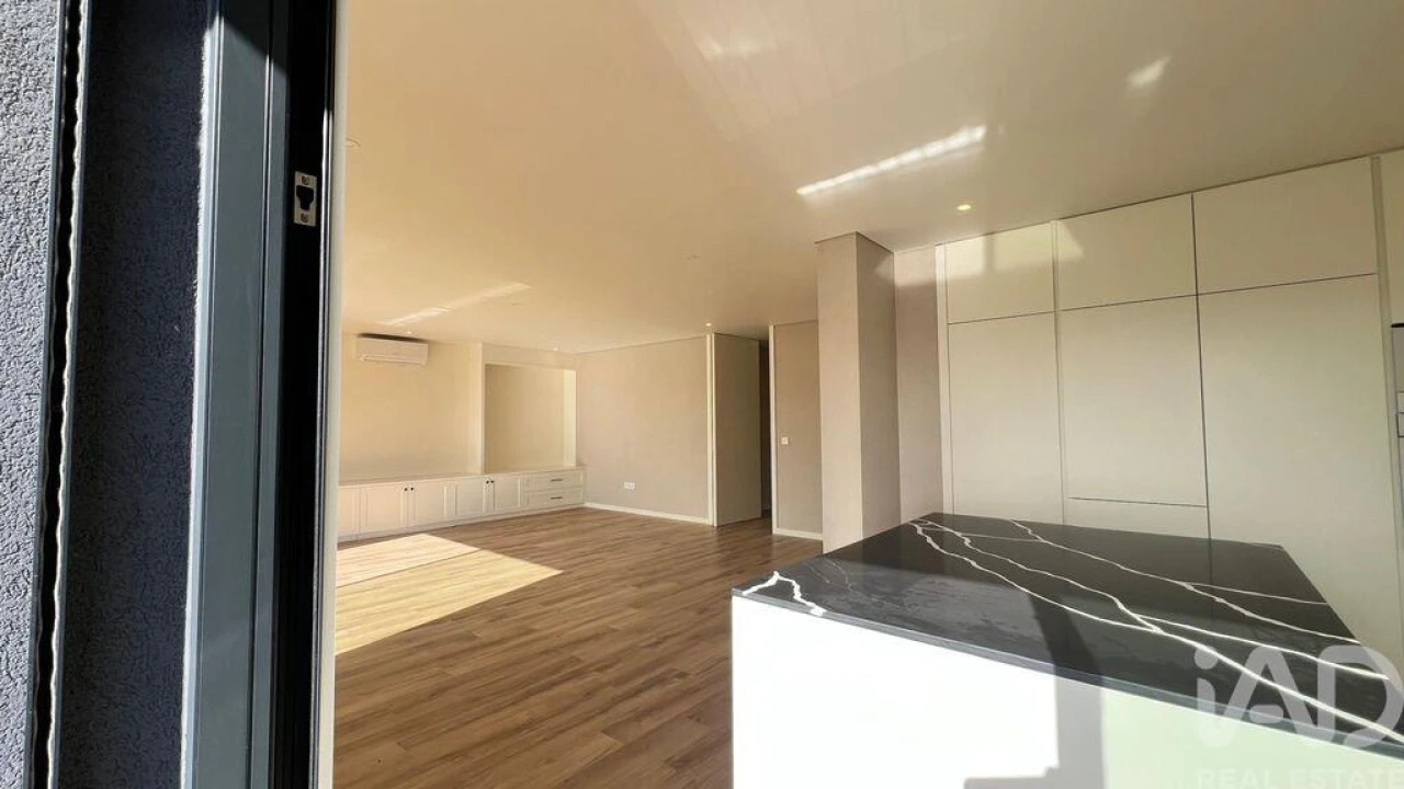 Apartamento T2 para Venda em Pombeiro de Ribavizela Foto 7