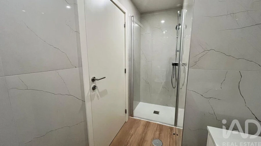 Apartamento T2 para Venda em Pombeiro de Ribavizela Foto 18