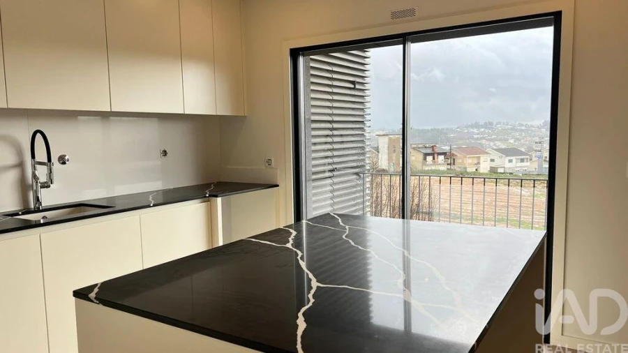 Apartamento T2 para Venda em Pombeiro de Ribavizela Foto 9
