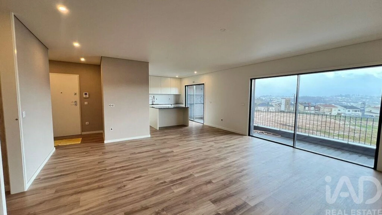 Apartamento T2 para Venda em Pombeiro de Ribavizela Foto 4