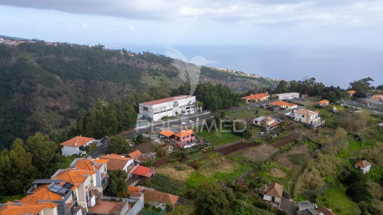Terreno para Venda em Caniço Foto 12
