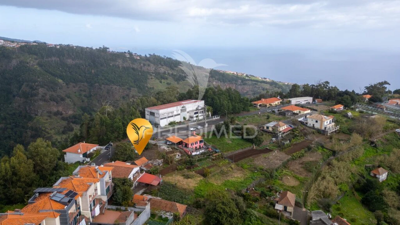 Terreno para Venda em Caniço Foto 13